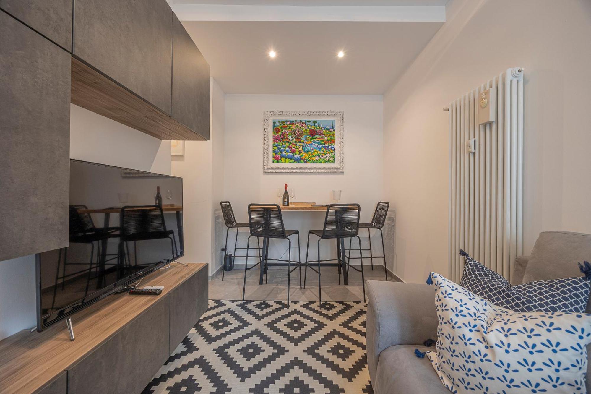 Апартаменты Modern With Terrace